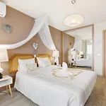 Karol Vaz